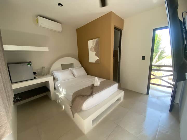 Frigobar en la habitación. 