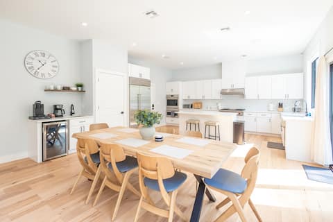 Executive 4BR/4BA, King Bed, Offices, EV, Bidets