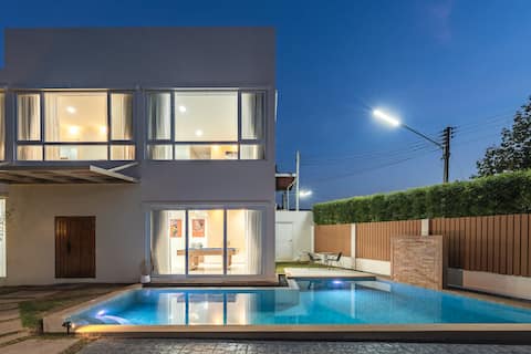 *Luxury 3-Bedroom Pool Villa Near Blue Tree V169