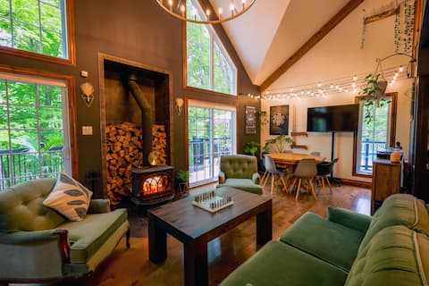 Top Airbnb: Chalet Watson | Watson Cottage in Val Des Monts
