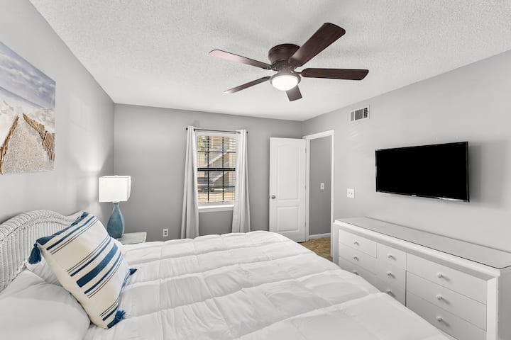 מיטת קינג בסוויטה הראשית