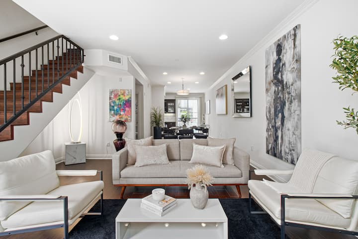 New Luxury Townhouse In The Heart Of Beverly Hills - Beverly Hills, CA