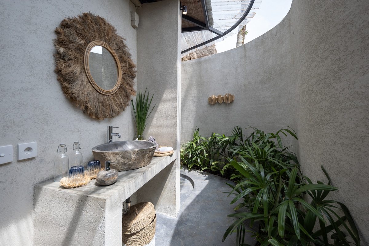 Home in Ubud · ★4.96 · Studio · 1 bed · 1 bath, Airbnb сравним