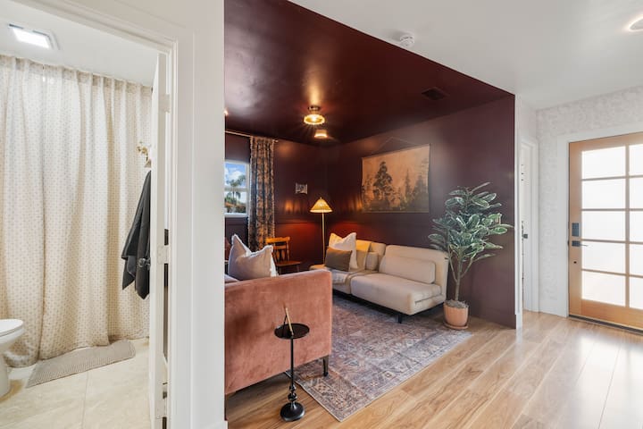 KING bed oasis | GAME ROOM | Pool | family Hangout gallery image 4