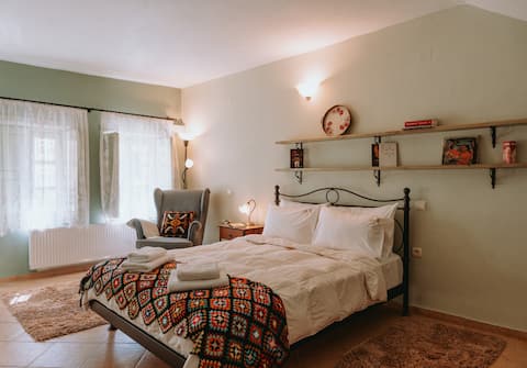 Patriko: A Cozy Traditional Guesthouse -Room 5