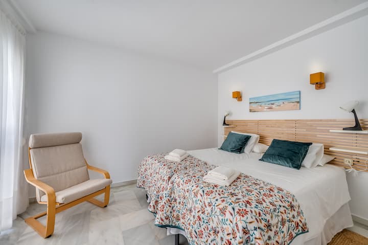 This room is very spacious with two single beds and if necessary you can mount another one of the same size, you can see how it would be in the additional photos.  