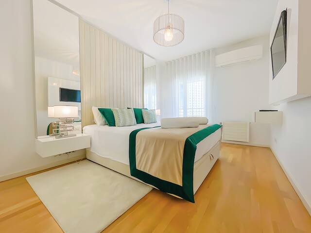 Prestige Lisbon Entire 3 Bedroom Luxury Apartment gallery image 3