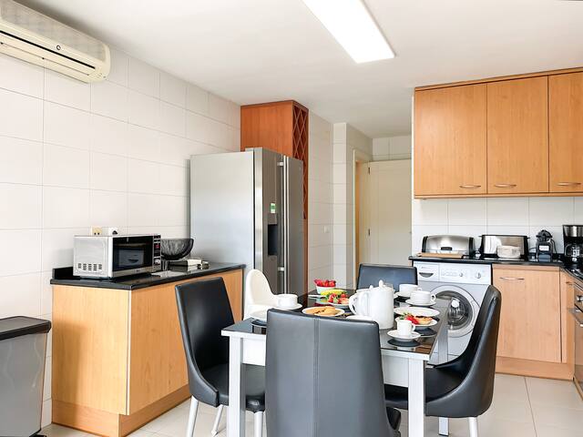 Prestige Lisbon Entire 3 Bedroom Luxury Apartment gallery image 5