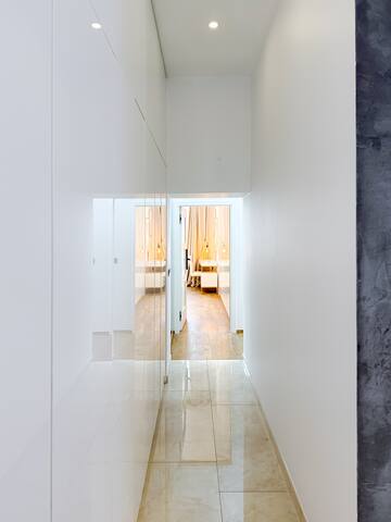 Angel & St. Wenceslas Square 5 BDR & 2 BTH gallery image 5