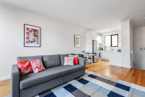 XL Central Space Swan St. Walk to Everything. Cool