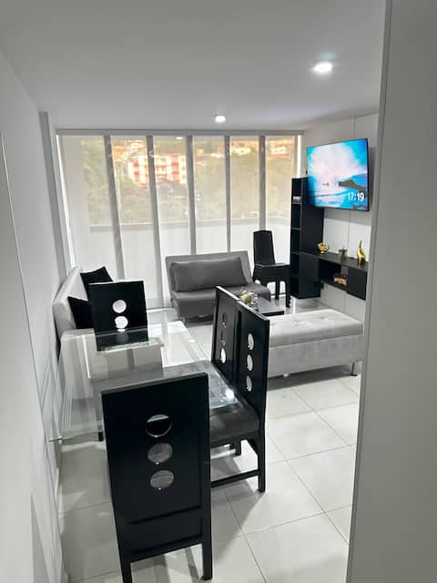 Apartment with 3 air conditioners and a pool