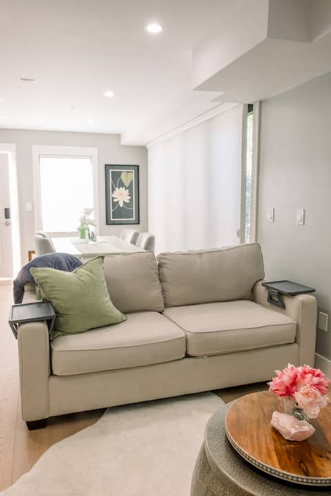 Top performing Airbnb: Downtown Mountain View 1BD House in Mountain View