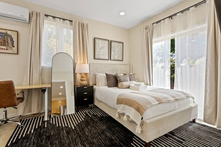 *NewLux! Tech Exec Paradise Escape!Sunnyvale2bd1bt gallery image 2