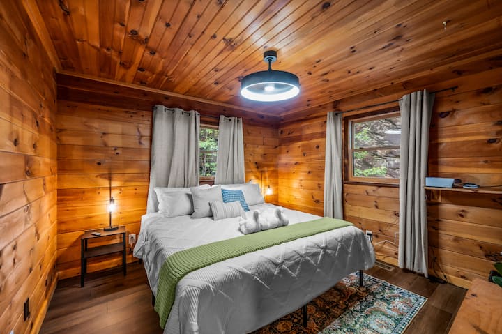 ¡Echa un vistazo a la vista de la hermosa pared rocosa que dio nombre a esta propiedad!