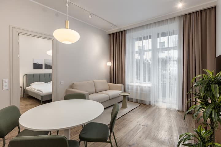 Art Noveau Quarter Apartment With Patio - Riga