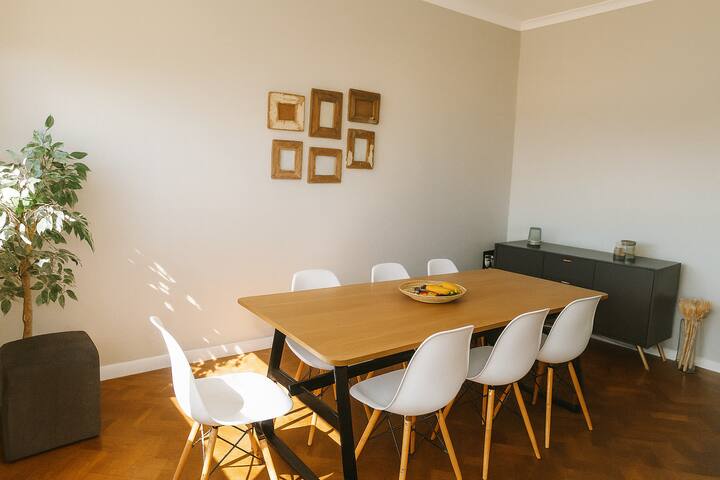 Muizenberg Waterfront Living – New renovated gallery image 3