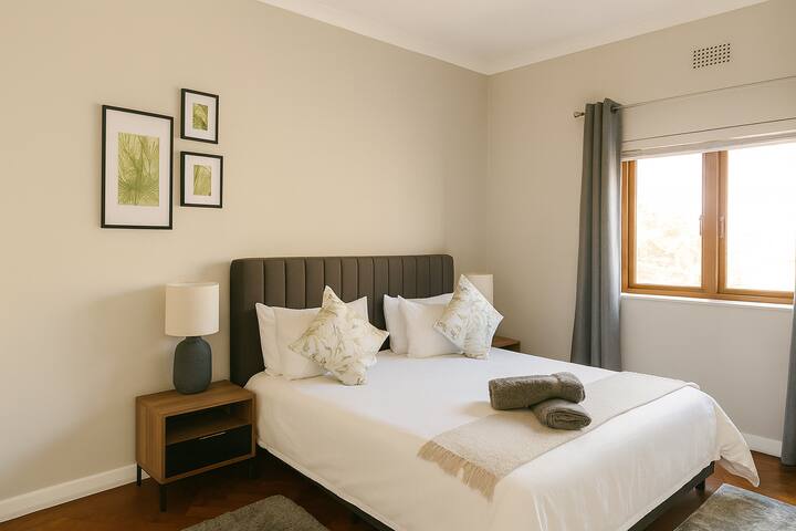 Muizenberg Waterfront Living – New renovated gallery image 5