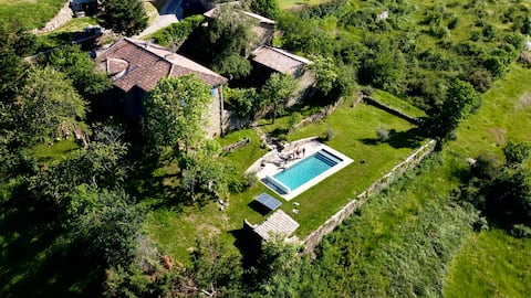 250 m2 stone house, swimming pool & view