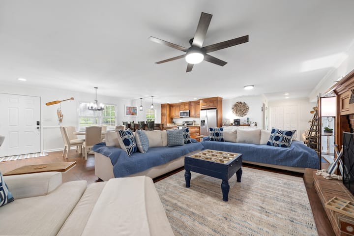 Prime Location! Sleeps 14, Game Room + More! - Milledgeville, GA