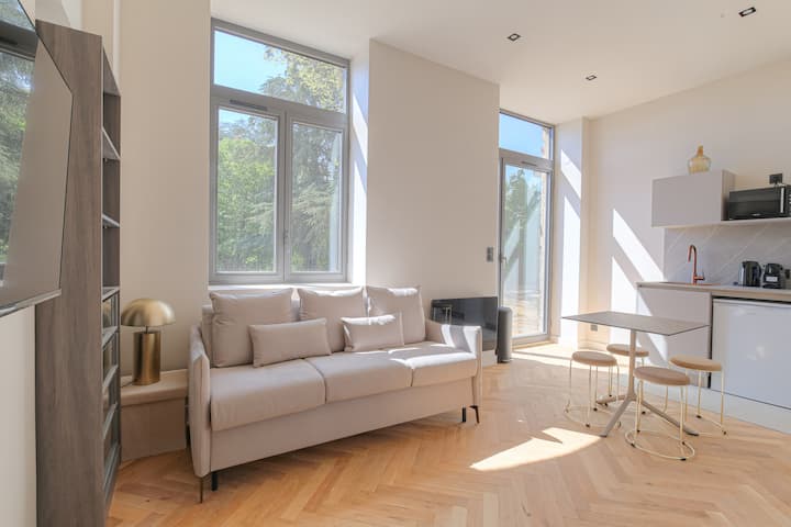 Splendide Studio Dans Un Environnement Verdoyant - Écully