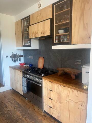 Lovely family home in Bishopston – Entire House gallery image 4
