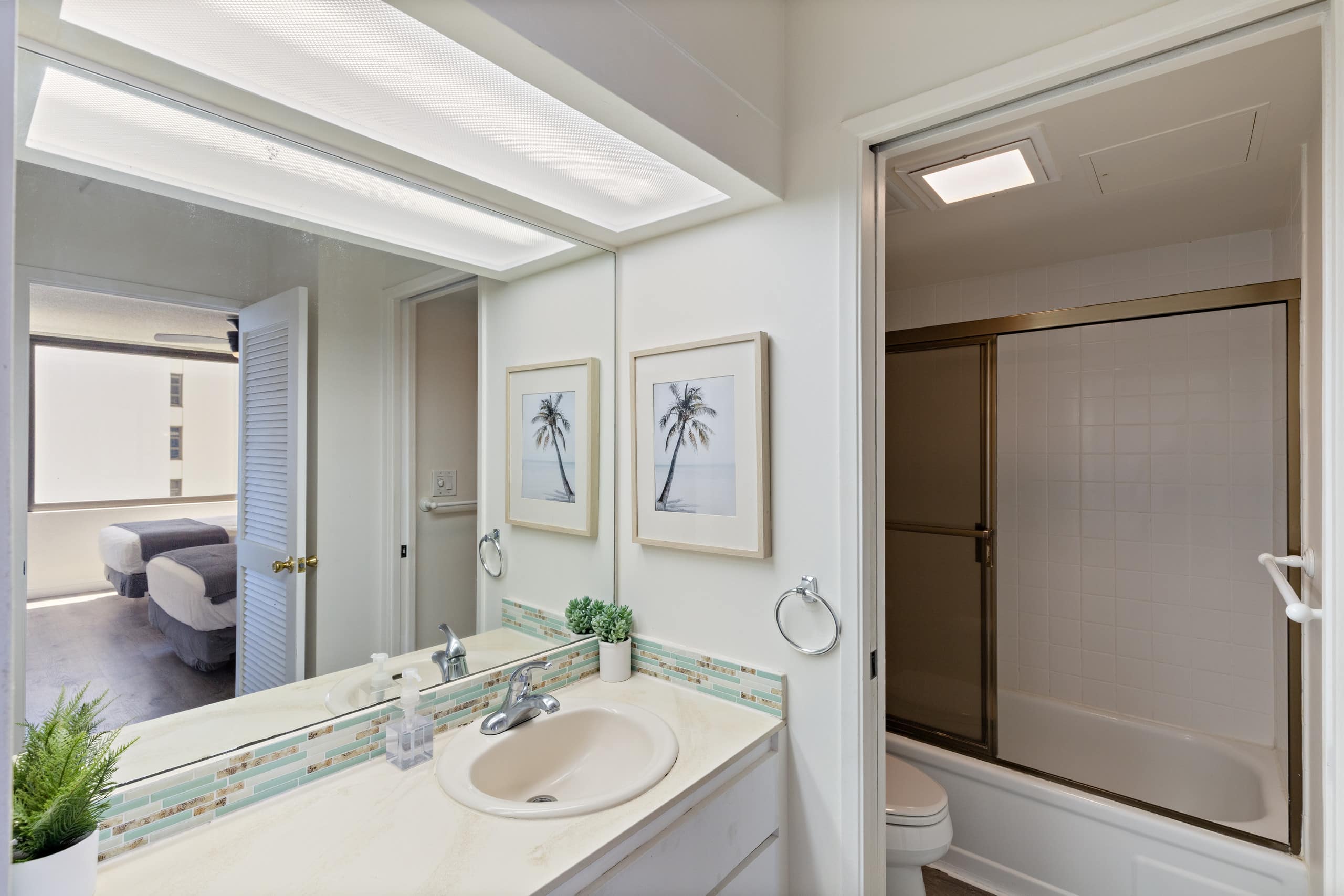 Hotel in Honolulu · ★4.69 · 1 bedroom · 3 beds · 1 private bath - Image 12