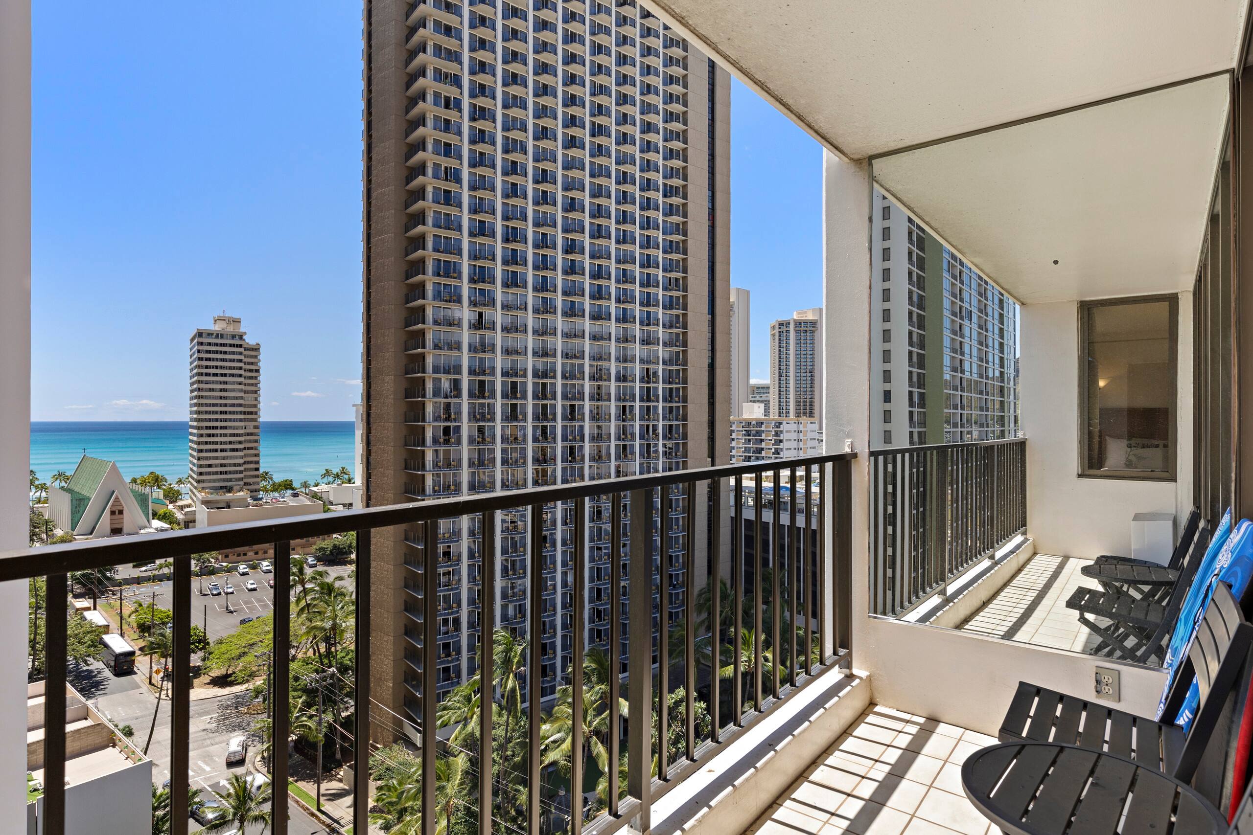 Hotel in Honolulu · ★4.69 · 1 bedroom · 3 beds · 1 private bath - Image 16