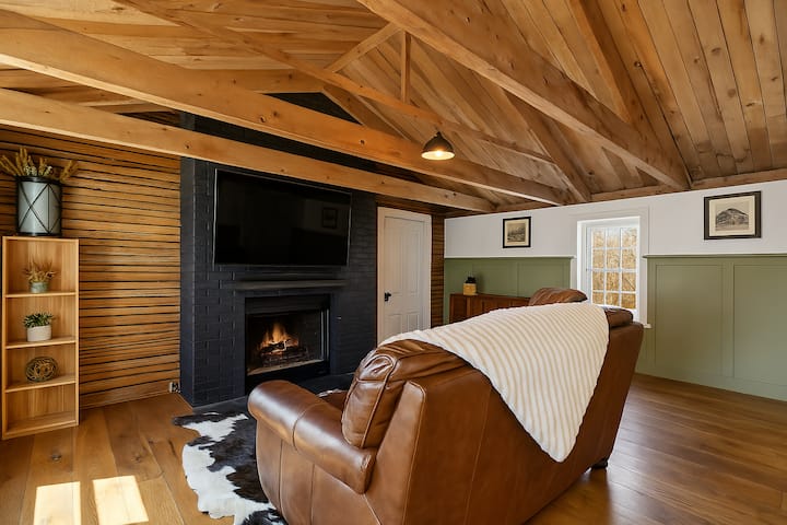 Farm Loft | Mini Cows + Mtn Views | Lakes Region - Belmont, NH