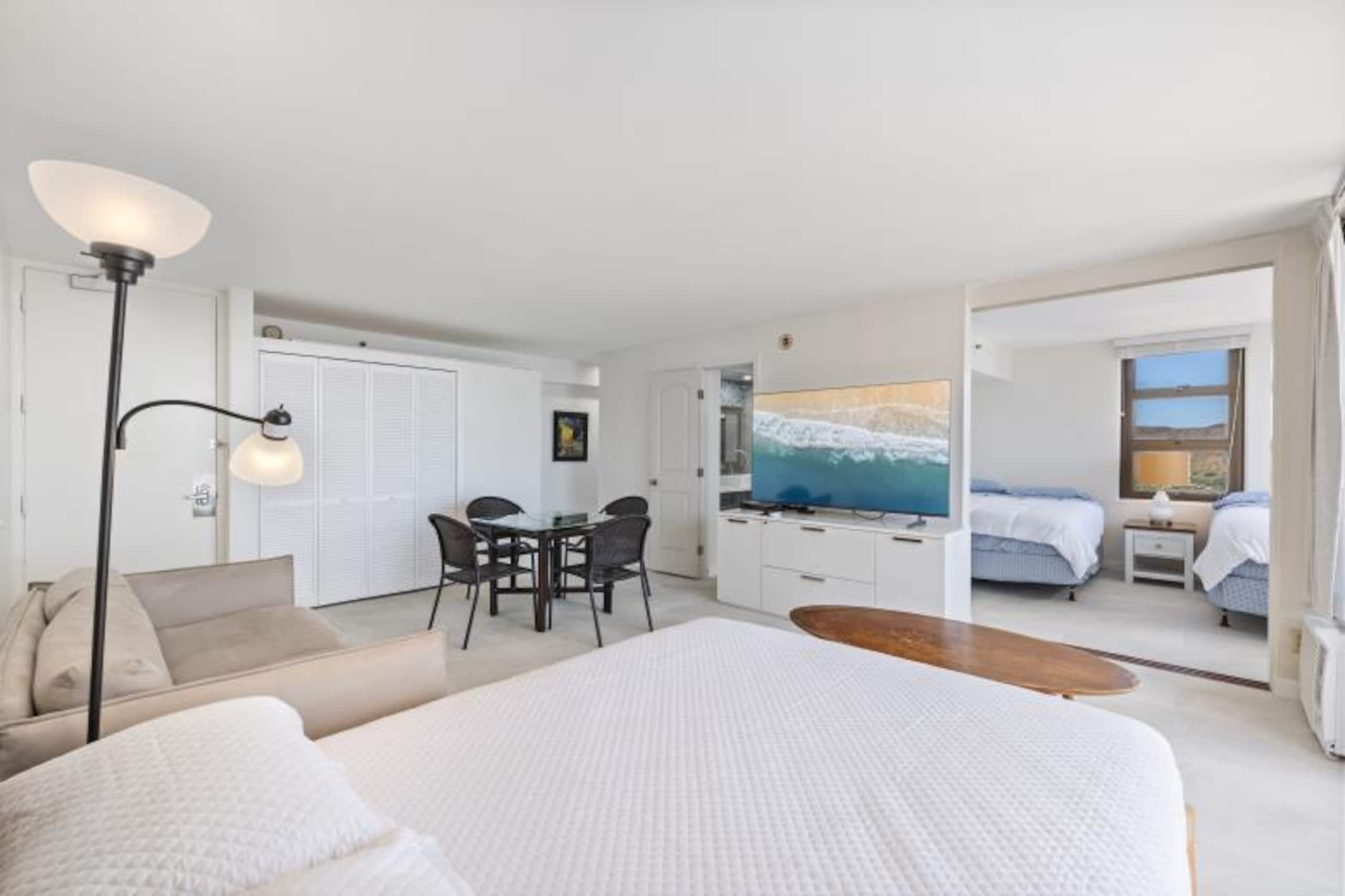 Condo in Honolulu · ★4.81 · 1 bedroom · 3 beds · 1 private bath - Image 6