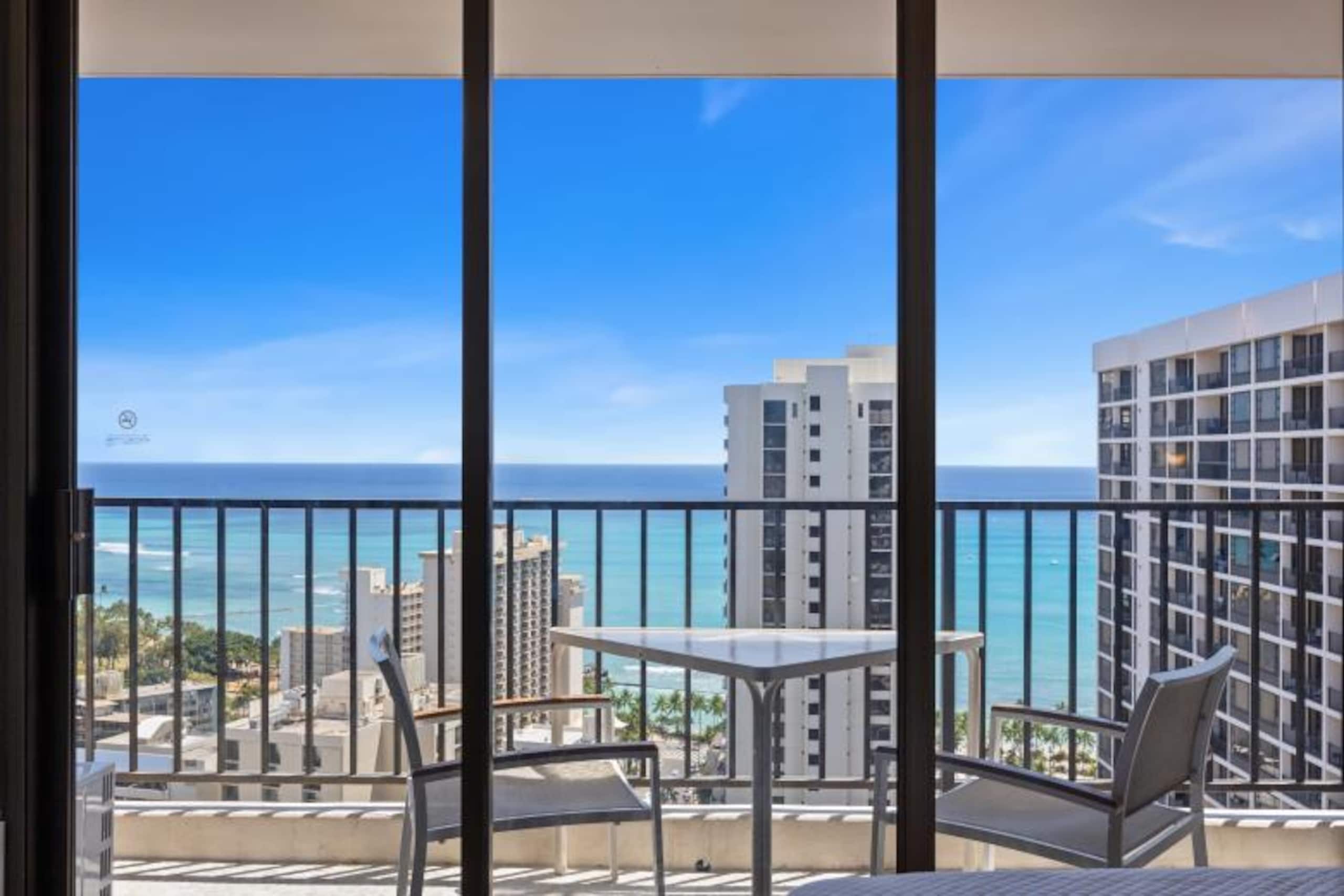 Condo in Honolulu · ★4.81 · 1 bedroom · 3 beds · 1 private bath - Image 16