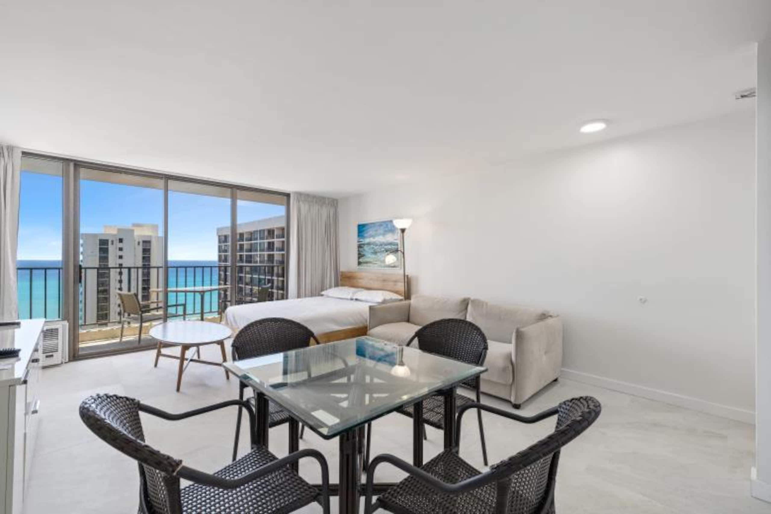 Condo in Honolulu · ★4.81 · 1 bedroom · 3 beds · 1 private bath - Image 9