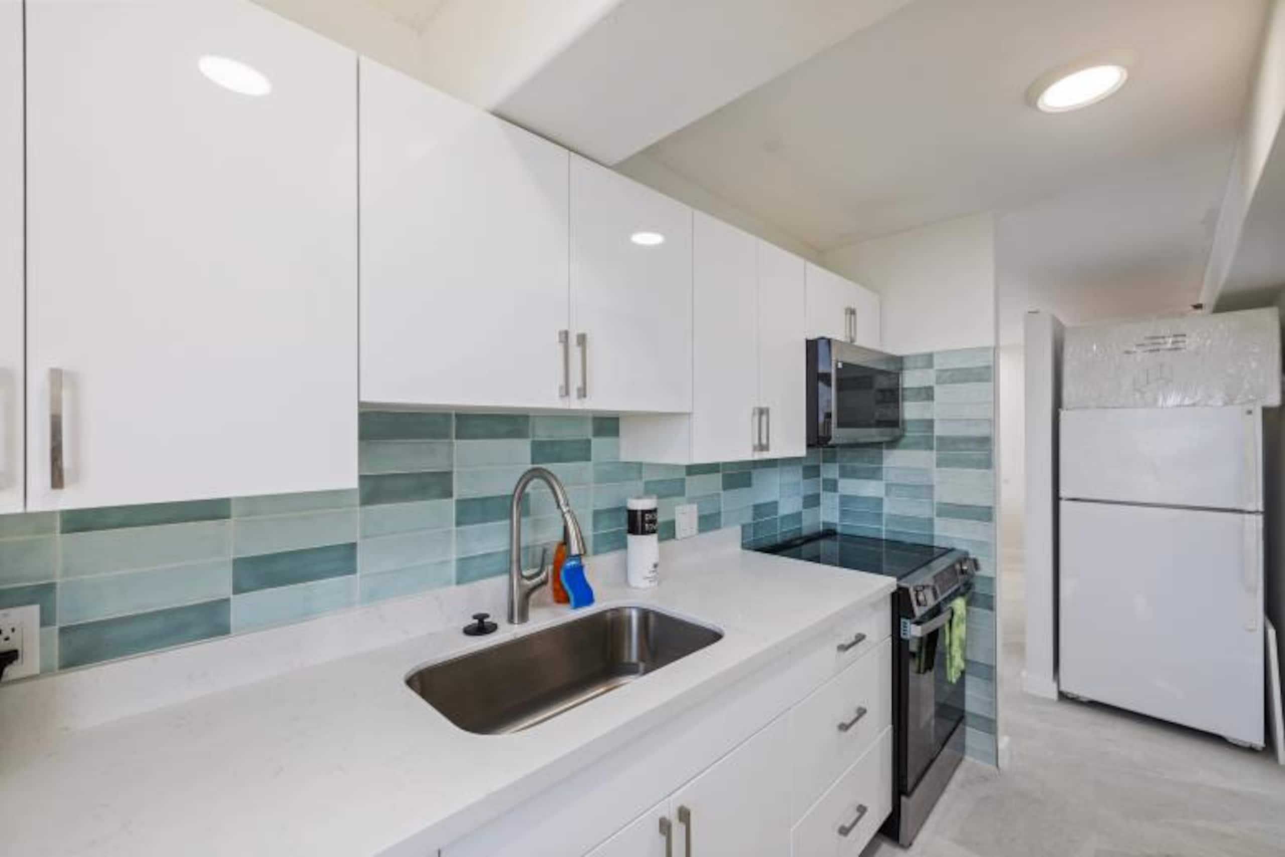 Condo in Honolulu · ★4.81 · 1 bedroom · 3 beds · 1 private bath - Image 8
