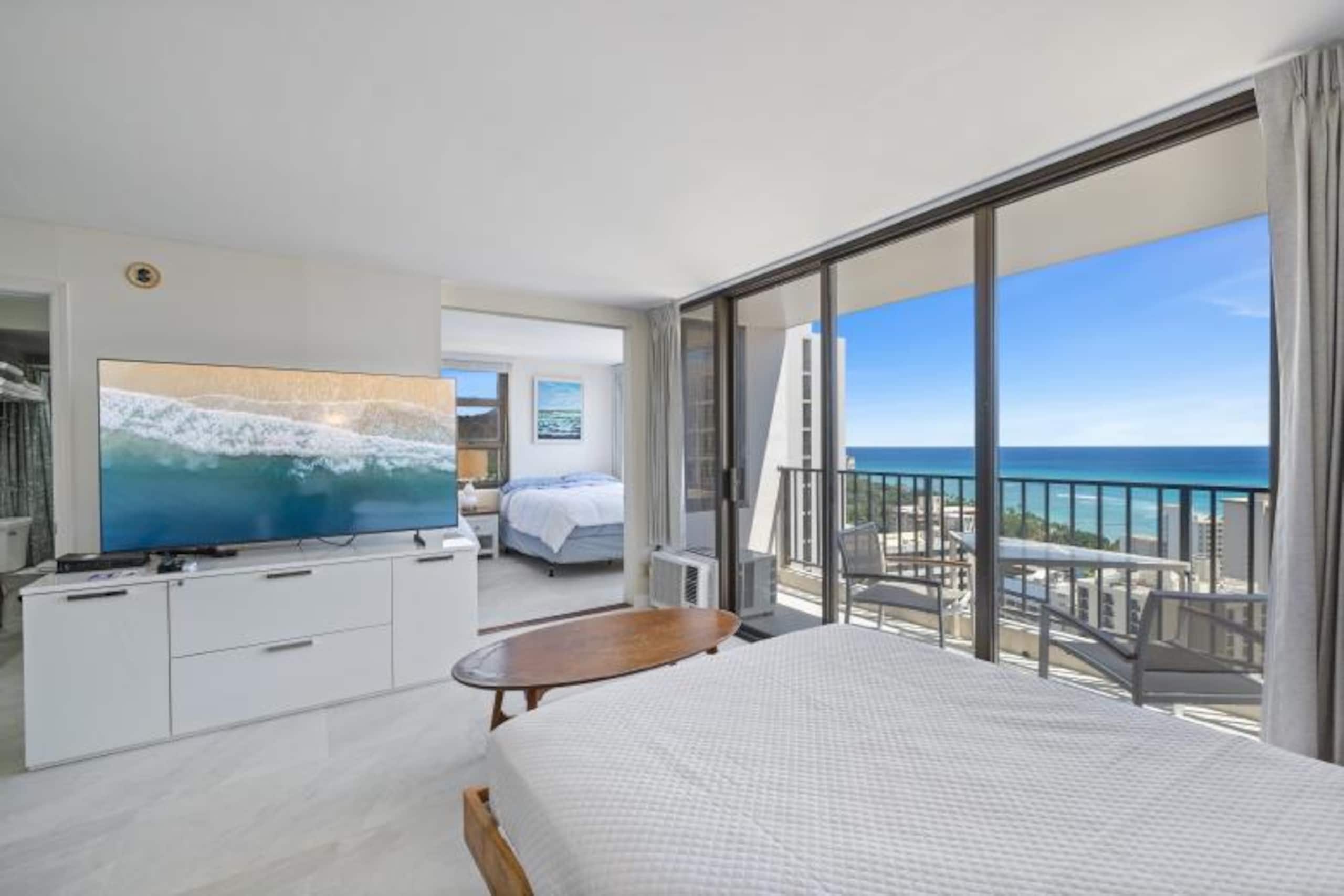 Condo in Honolulu · ★4.81 · 1 bedroom · 3 beds · 1 private bath - Image 3
