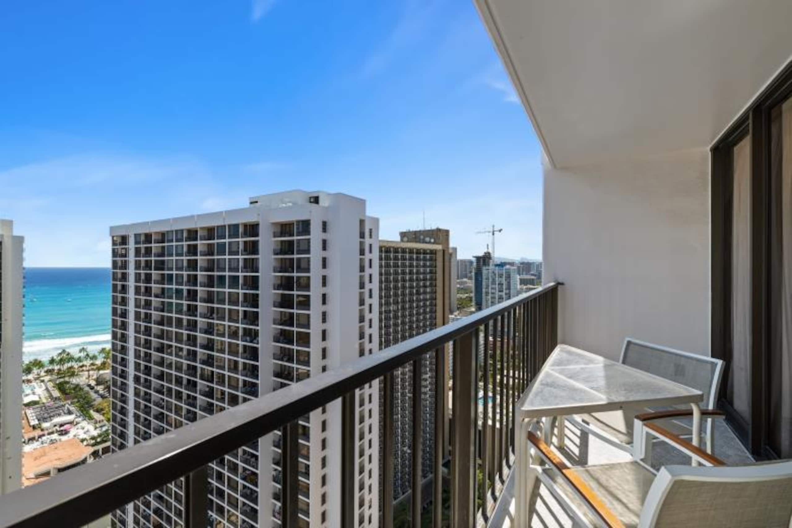 Condo in Honolulu · ★4.81 · 1 bedroom · 3 beds · 1 private bath - Image 29