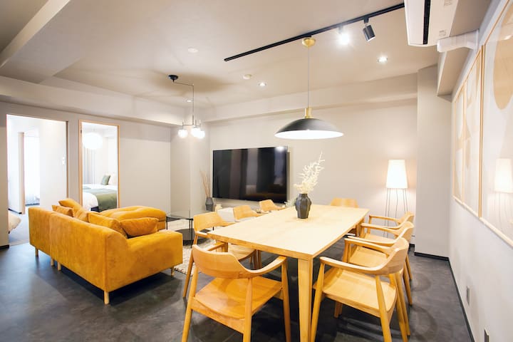 Walk to Shinjuku, 2 min from sta/13ppl/102㎡/R201