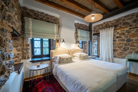 Popular Airbnb listing: Robolo Deluxe Twin in Περιφερειακή Ενότητα Πιερίας
