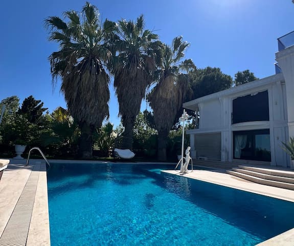 Cloud Nine by Alara | Private Pool & Garden Villa gallery image 2