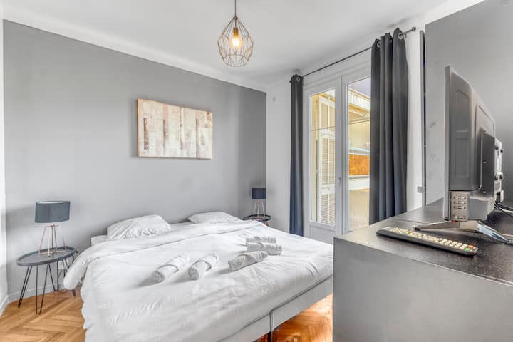 ಡಬಲ್ ಬೆಡ್ ಹೊಂದಿರುವ ಬೆಡ್‌ರೂಮ್ 