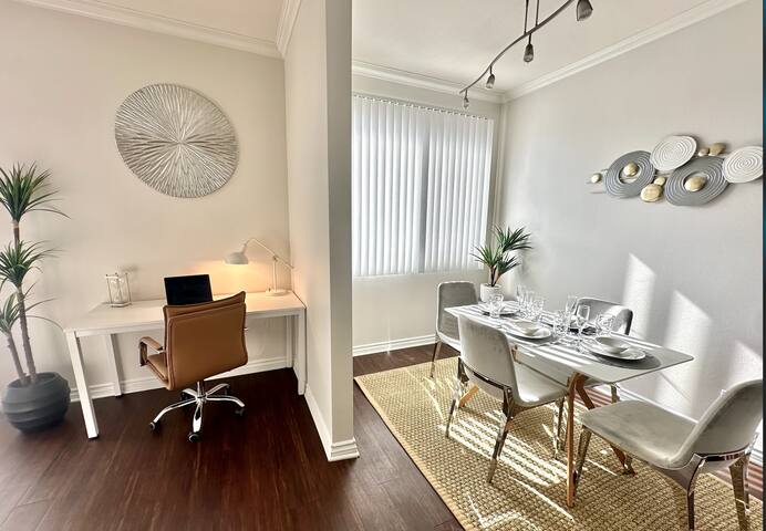 Beverly Place | 2bed&2bath | Gym, Pool, & Parking gallery image 4