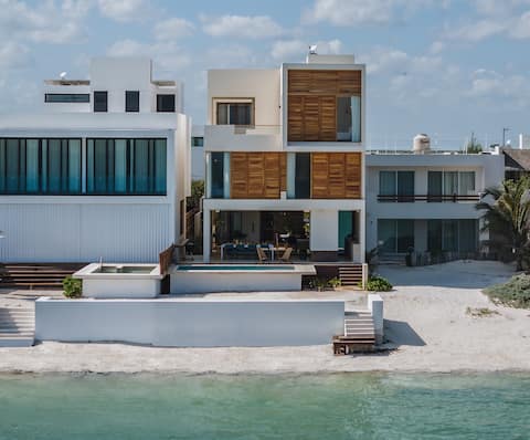 Casa Mori beachfront