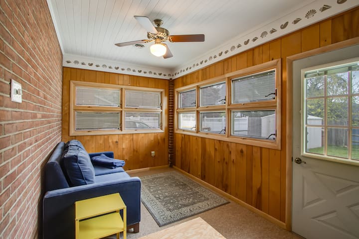 Pull Out Sofa Bed - Full