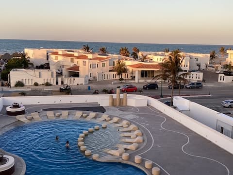 Apartment with AC, WiFi and parking. Opposite Miramar Beach