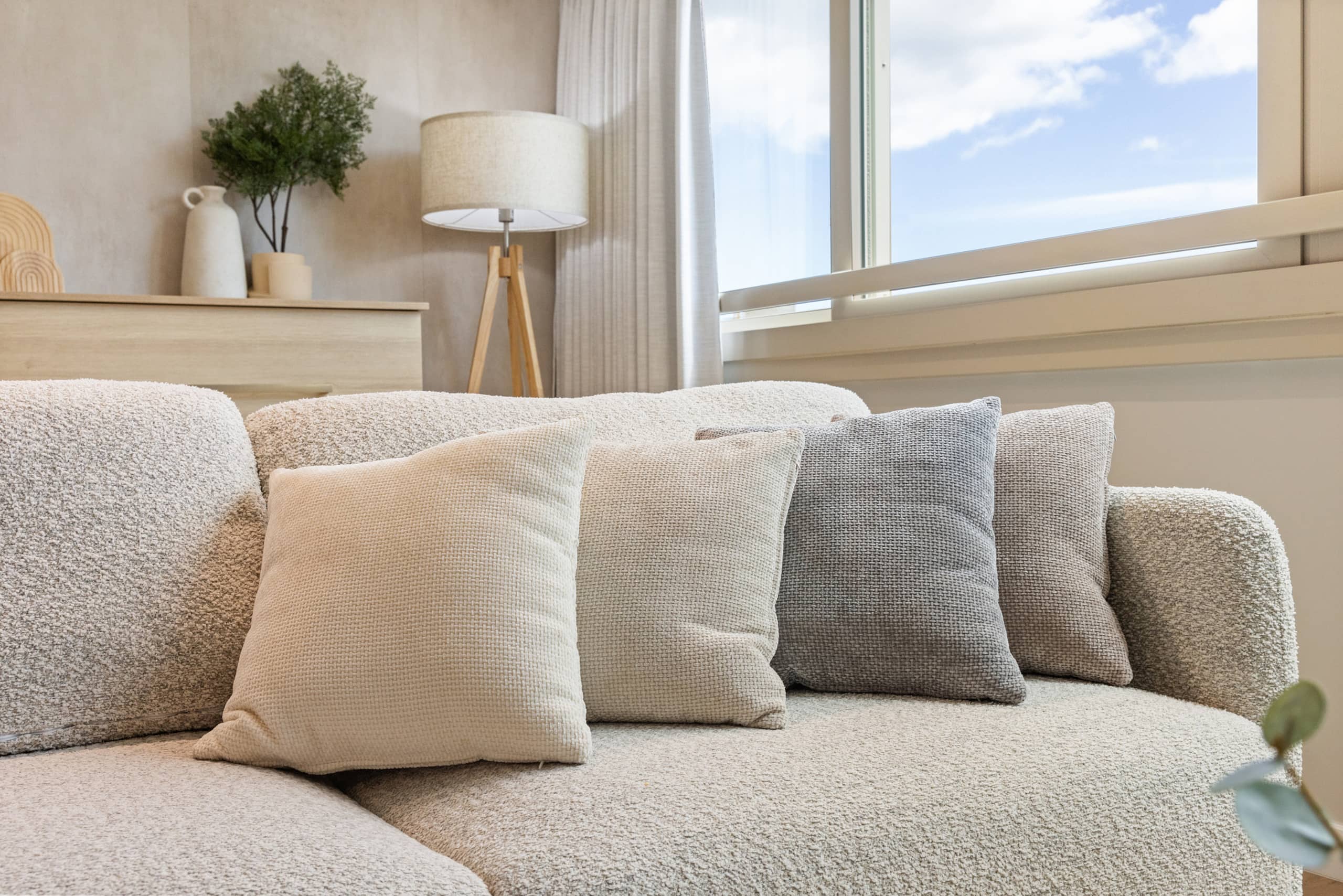 Waikiki Ocean Luxe Retreat | High-Floor Views - Image 9
