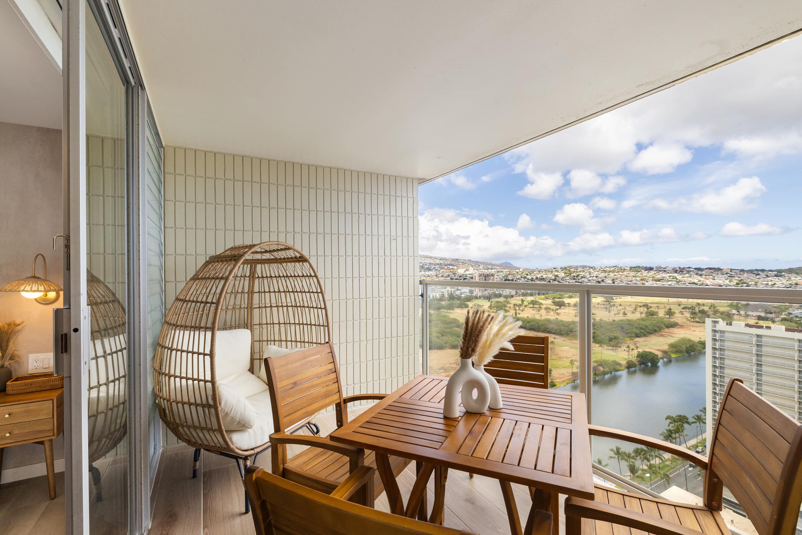 Waikiki Ocean Luxe Retreat | High-Floor Views - Image 45