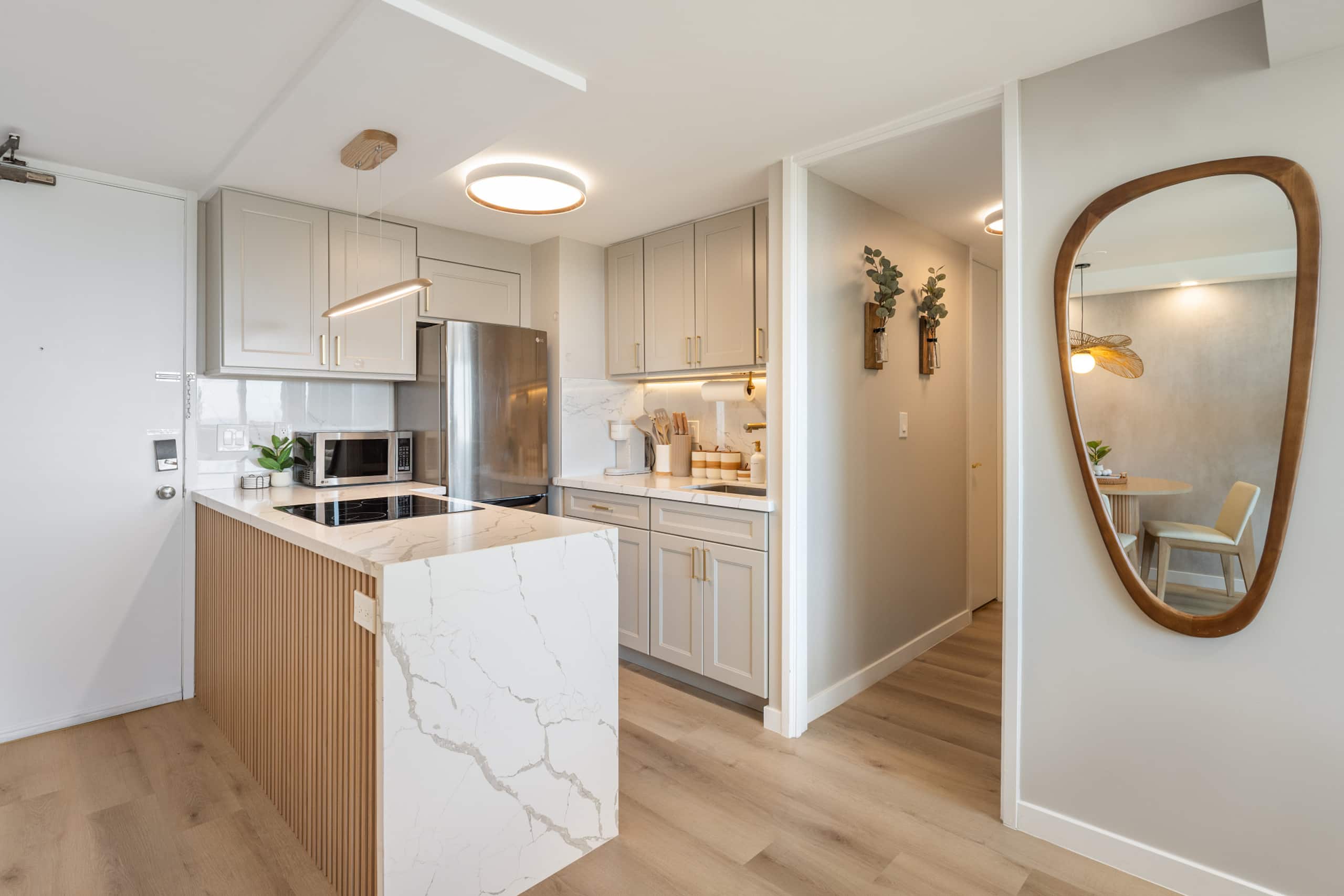 Waikiki Ocean Luxe Retreat | High-Floor Views - Image 14