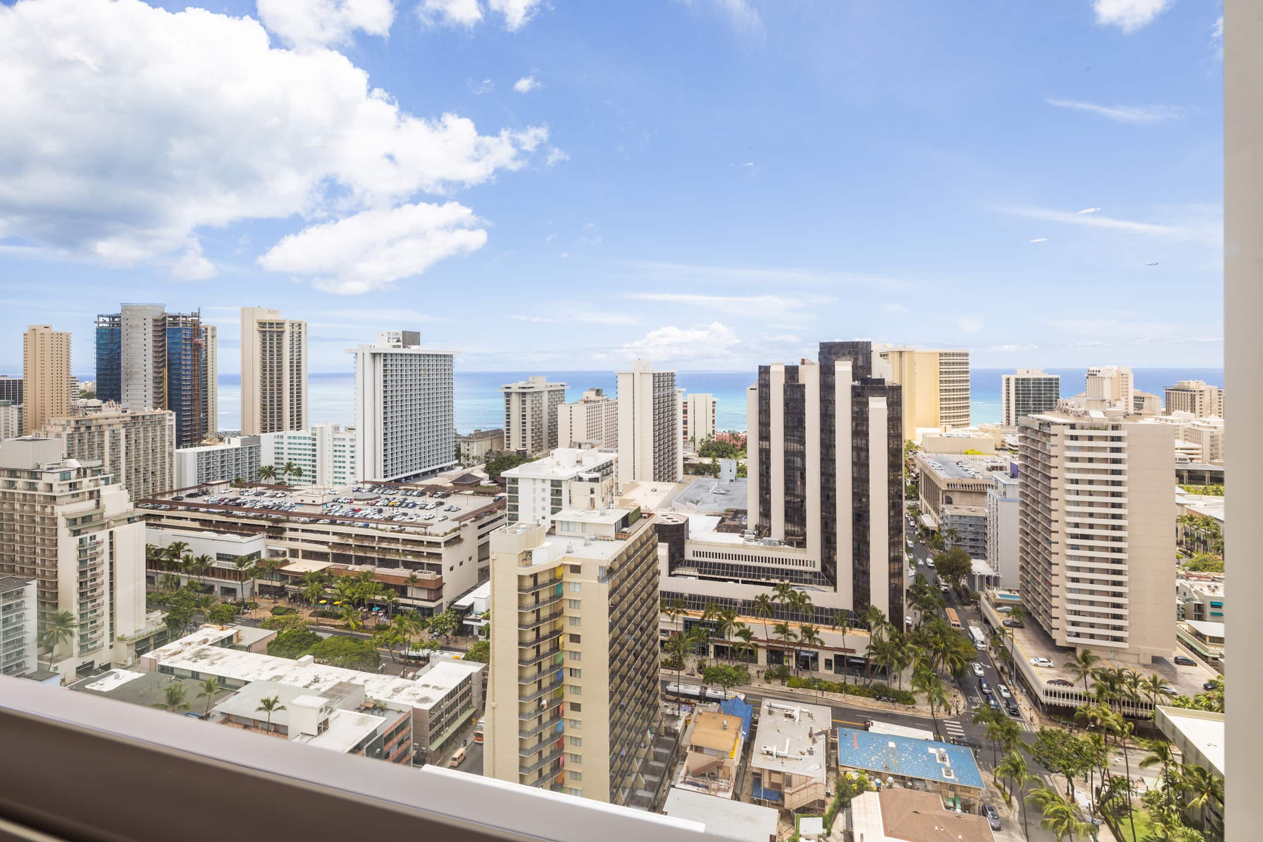 Waikiki Ocean Luxe Retreat | High-Floor Views - Image 29