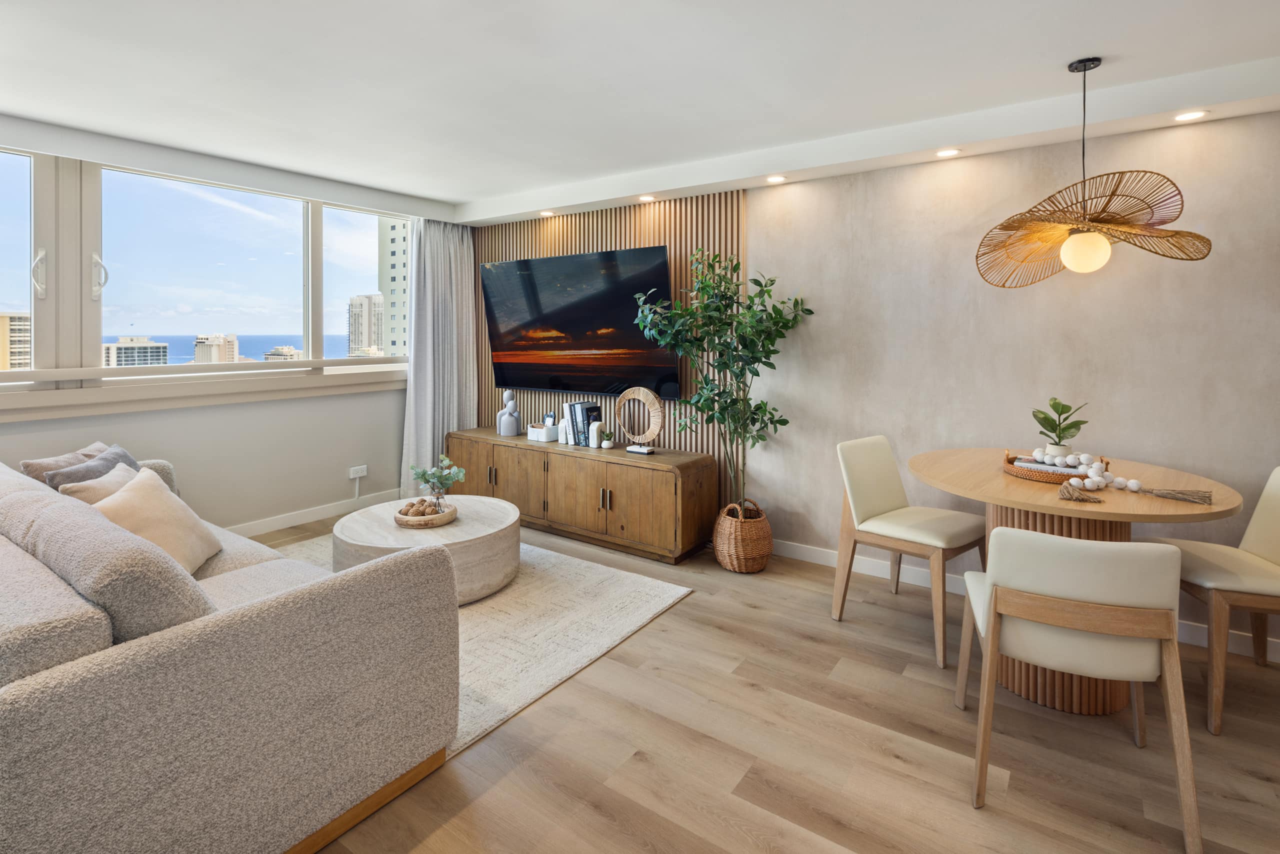 Waikiki Ocean Luxe Retreat | High-Floor Views - Image 4