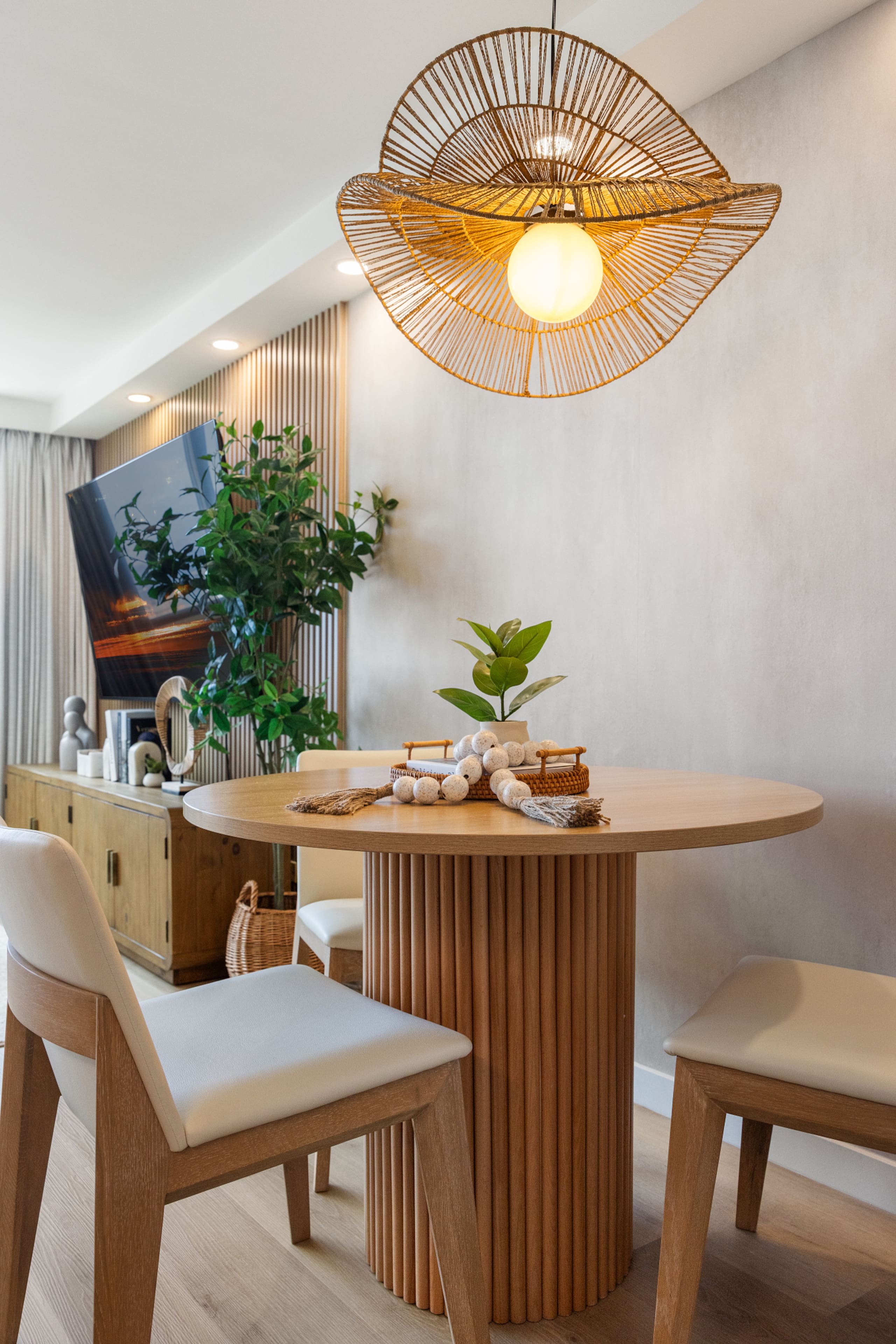 Waikiki Ocean Luxe Retreat | High-Floor Views - Image 24