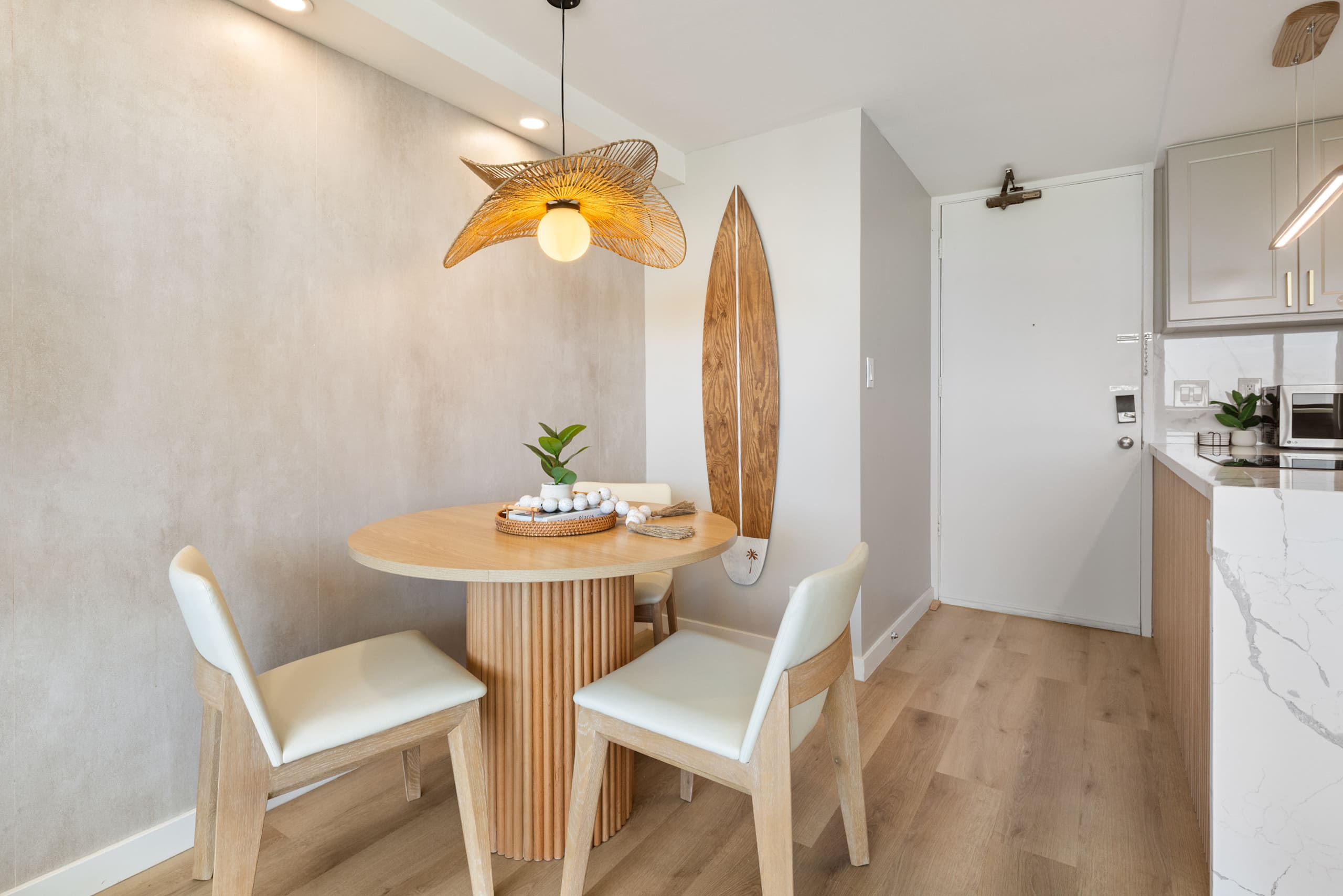Waikiki Ocean Luxe Retreat | High-Floor Views - Image 27