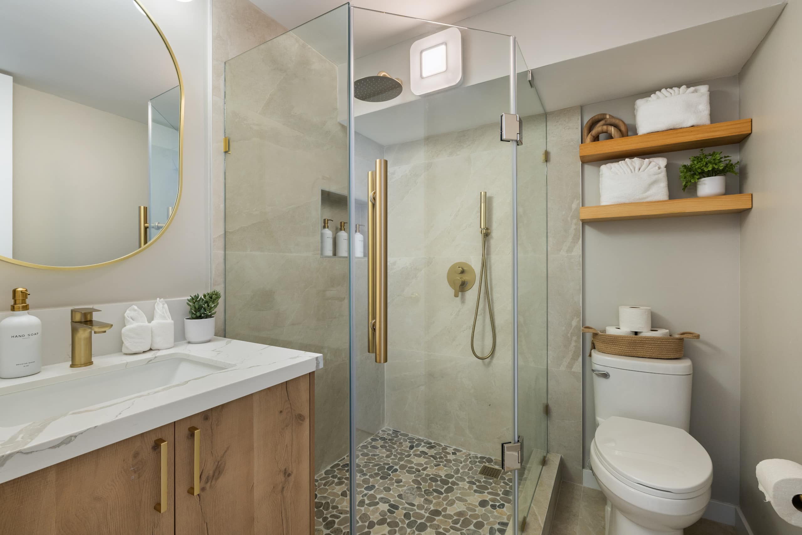 Waikiki Ocean Luxe Retreat | High-Floor Views - Image 39
